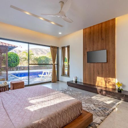 Stayvista'S Bella Dream - Mountain-View With Outdoor Pool, Lawn Featuring A Gazebo & Indoor Games Удайпур Экстерьер фото