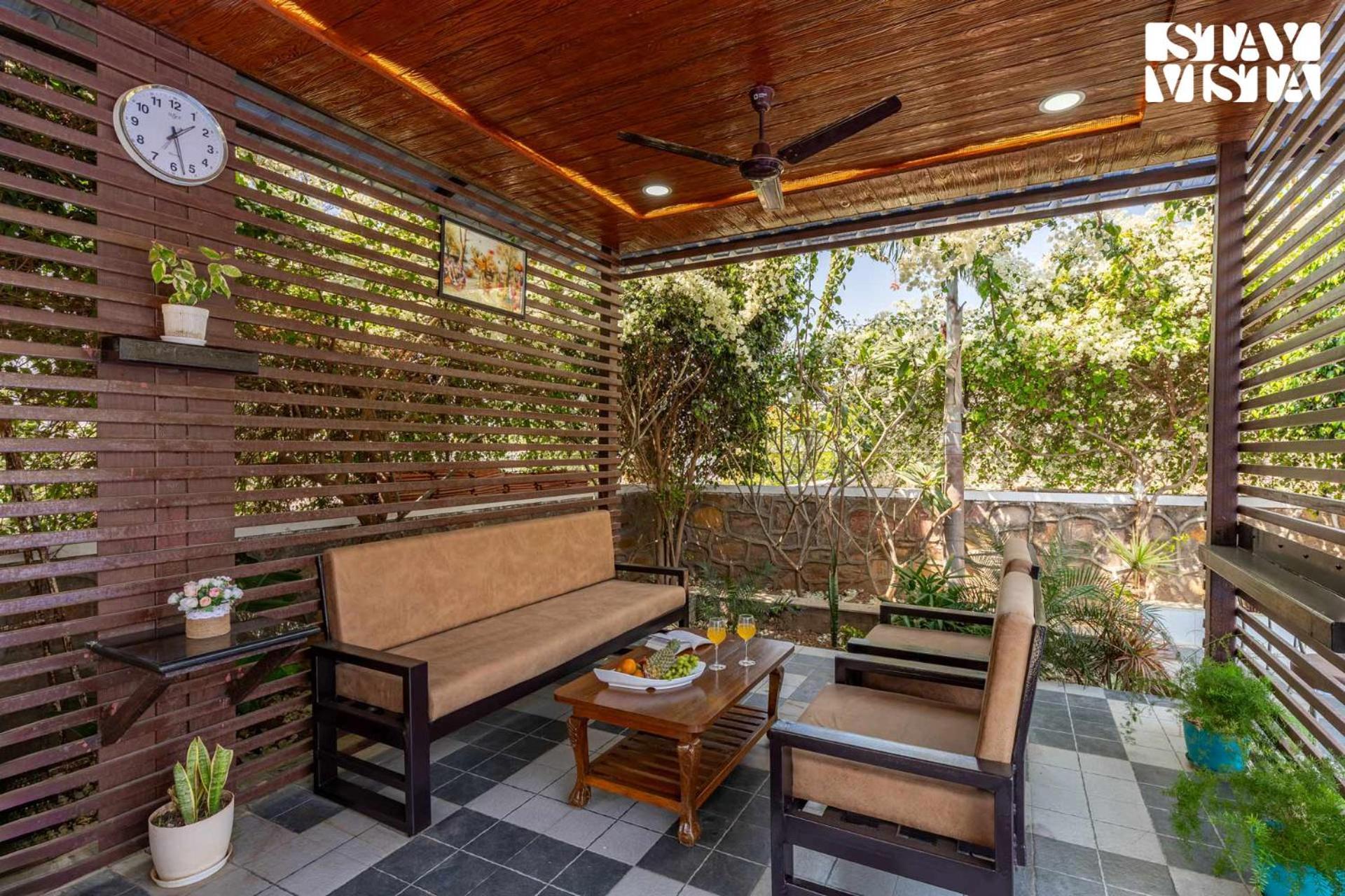 Stayvista'S Bella Dream - Mountain-View With Outdoor Pool, Lawn Featuring A Gazebo & Indoor Games Удайпур Экстерьер фото