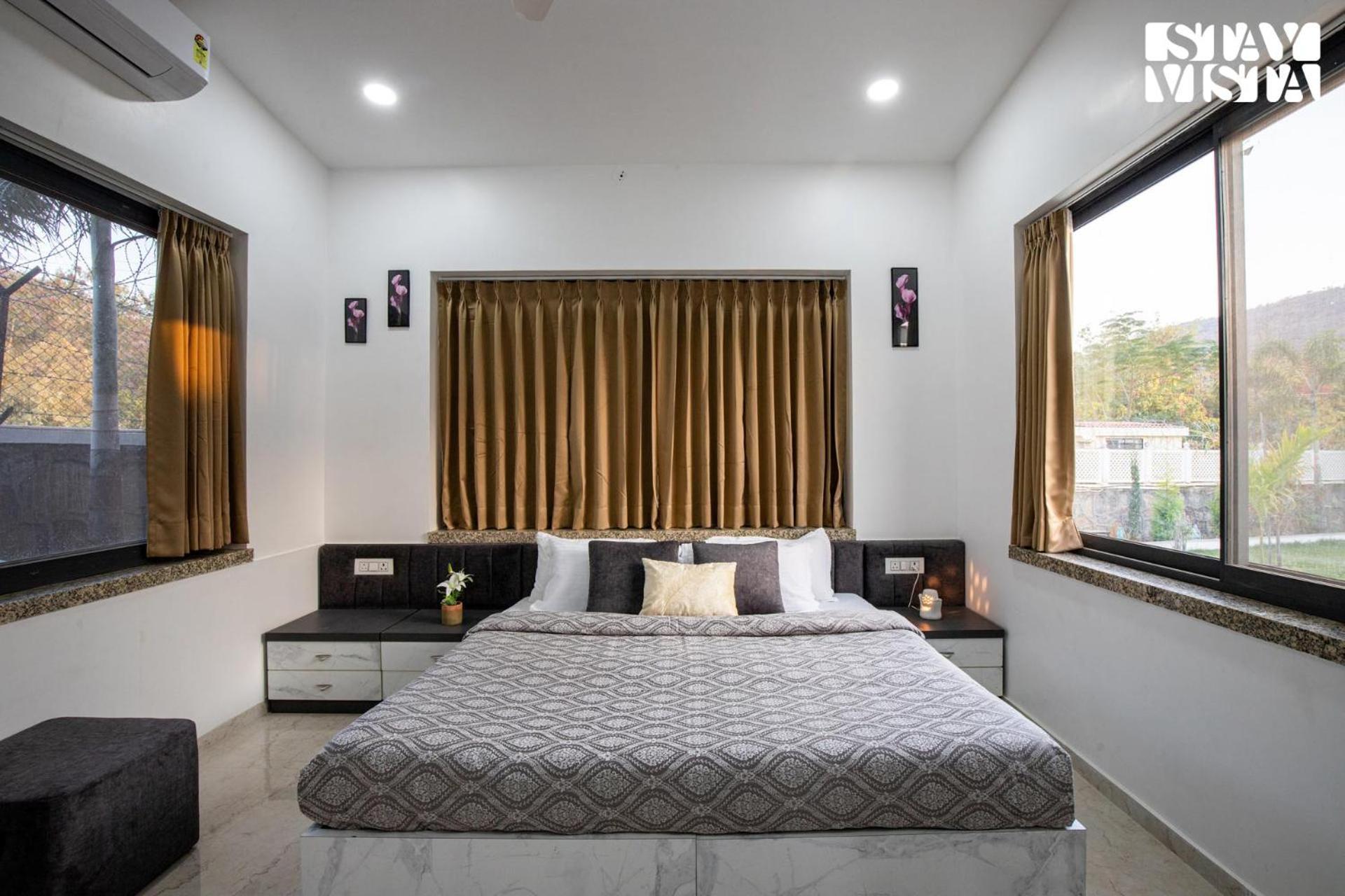 Stayvista'S Bella Dream - Mountain-View With Outdoor Pool, Lawn Featuring A Gazebo & Indoor Games Удайпур Экстерьер фото