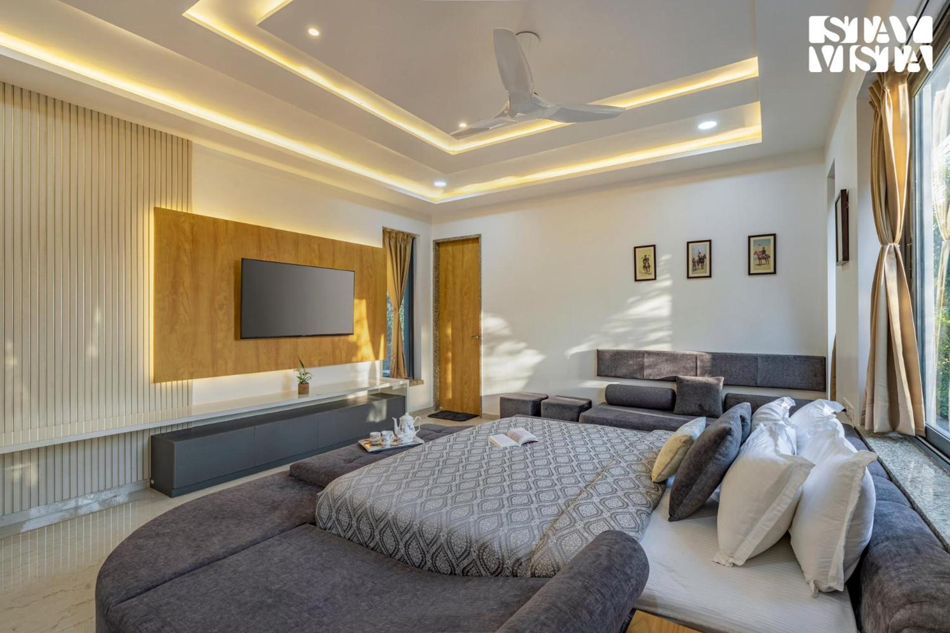 Stayvista'S Bella Dream - Mountain-View With Outdoor Pool, Lawn Featuring A Gazebo & Indoor Games Удайпур Экстерьер фото