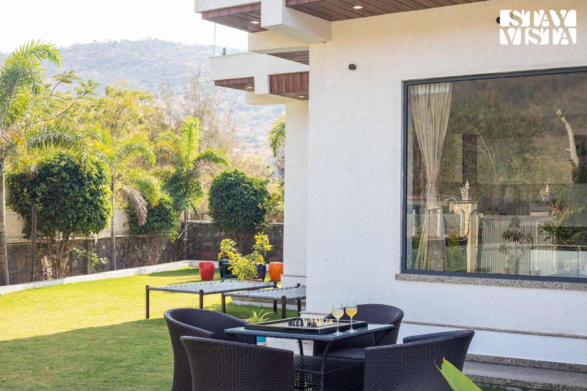 Stayvista'S Bella Dream - Mountain-View With Outdoor Pool, Lawn Featuring A Gazebo & Indoor Games Удайпур Экстерьер фото