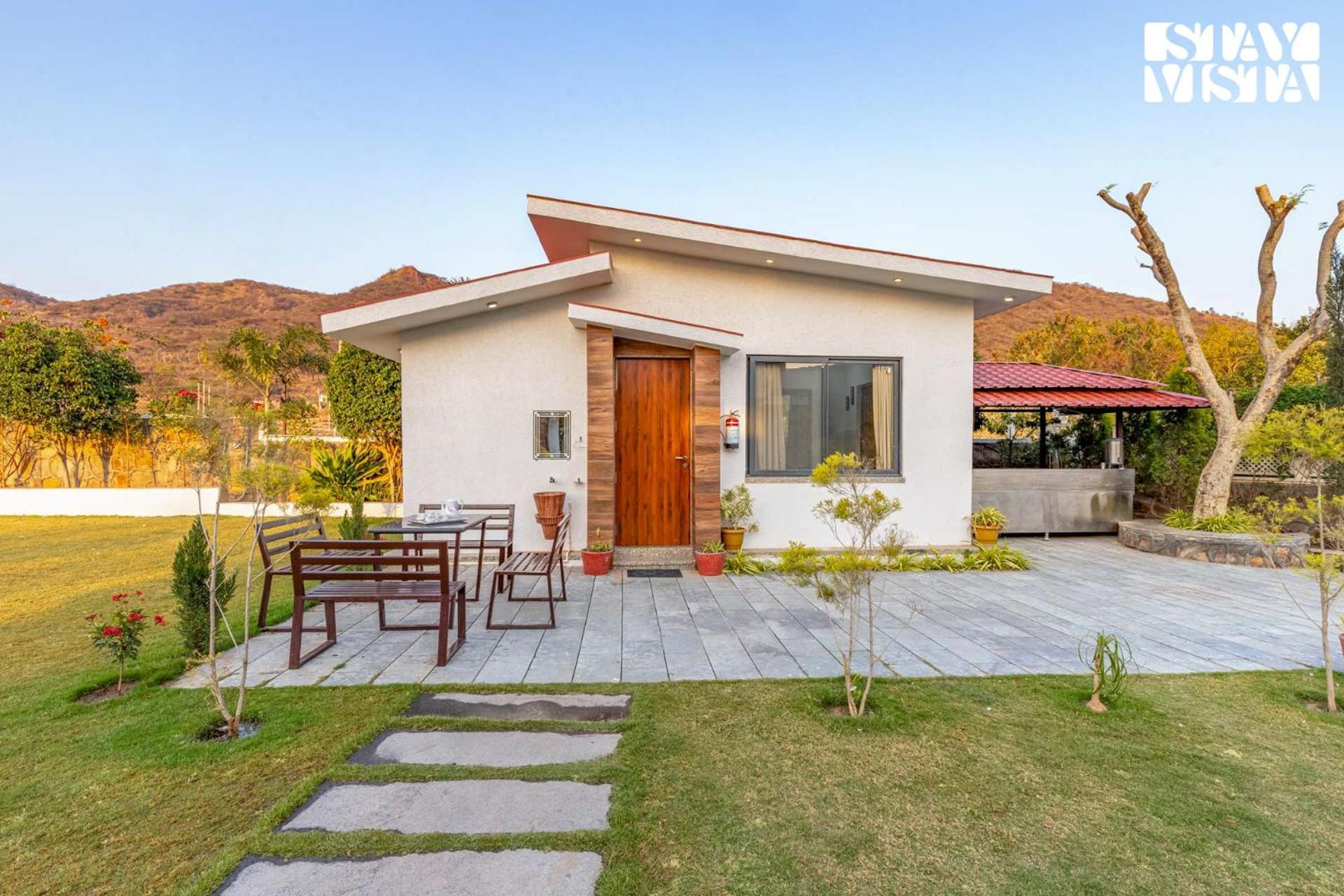 Stayvista'S Bella Dream - Mountain-View With Outdoor Pool, Lawn Featuring A Gazebo & Indoor Games Удайпур Экстерьер фото